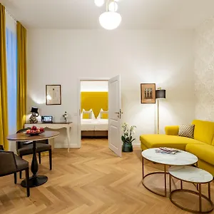 فندق Theaterhotel & ****