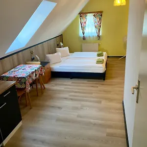 - Alt - Strassgang 3*, Graz Austria