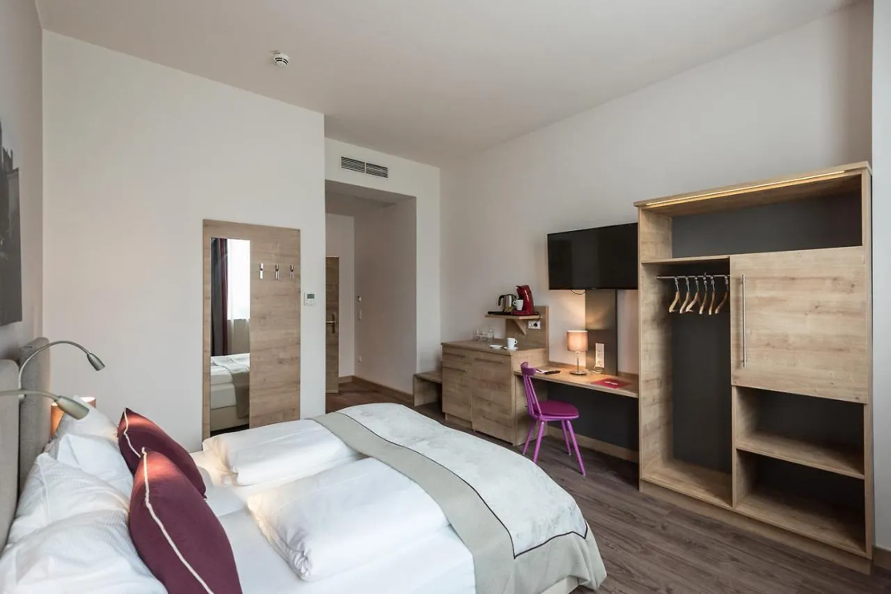 Hotel Max70 Salzburg 3*,  Austria